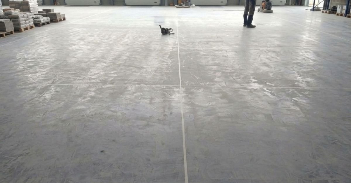 Juntas de piso industrial quando recuperar as bordas